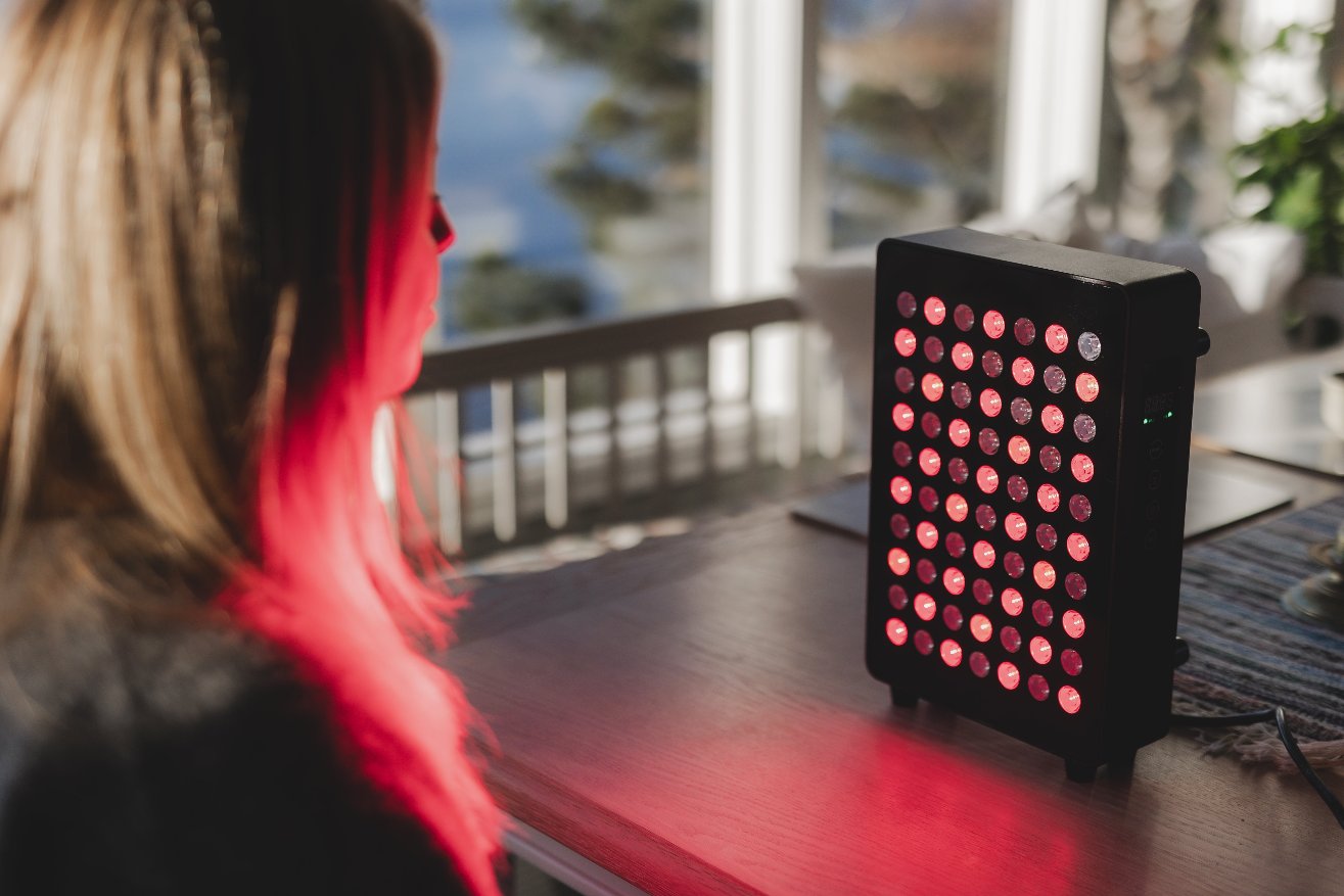 Rödljusterapi Lampa med Timerfunktion & Fjärrkontroll 70 LED 300W – Svart